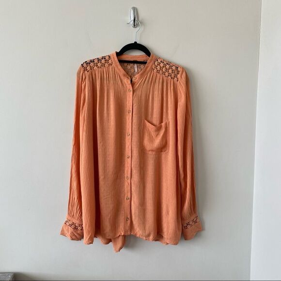 FREE People-The Perfect Lace Back Button Down Peach (Size:Small) - Picture 3 of 12